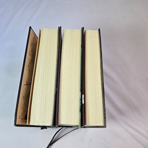 JRR Token Lord Of The Rings Trilogy Hardback Books in Portuguese - Picture 5 of 9